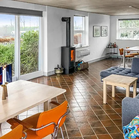 Nyaraló 3 Bedroom Beautiful In *